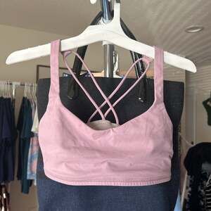 Lululemon pink free to be bra - Size: 6